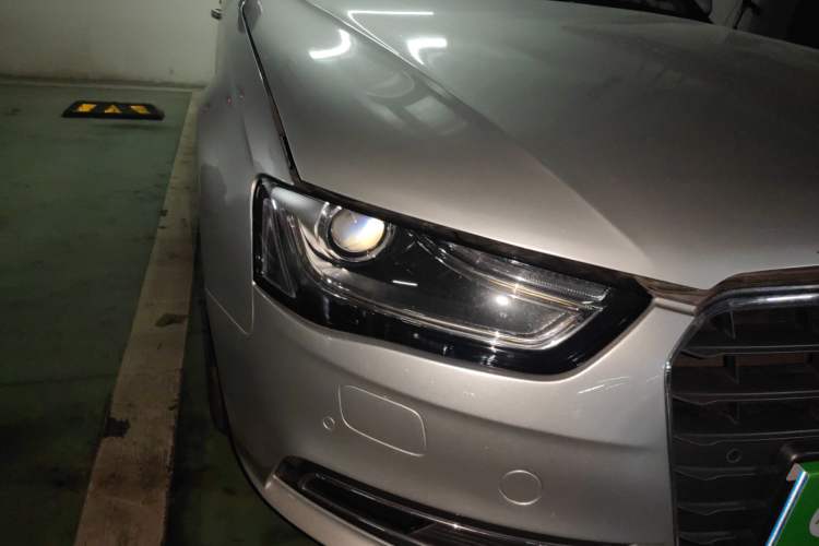 Used Audi A4L 2013 35 TFSI Automatic Standard Model Right Front Headlight