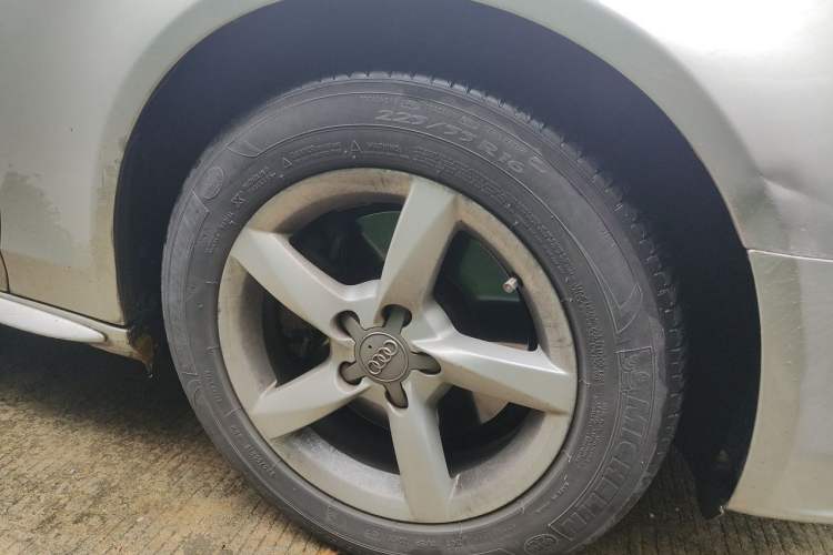 Used Audi A4L 2013 35 TFSI Automatic Comfort Model Right Front Wheel Hub