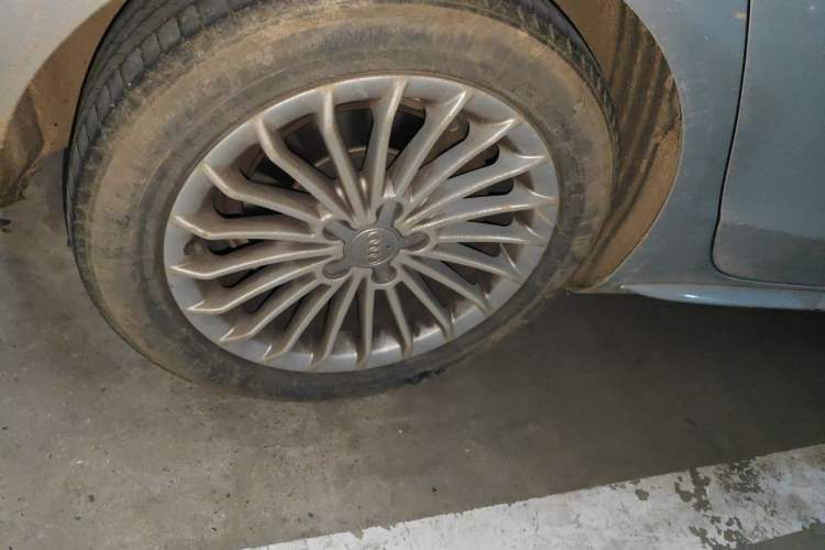 Used Audi A4L 2013 35 TFSI Automatic Technology Edition Right Front Wheel Hub