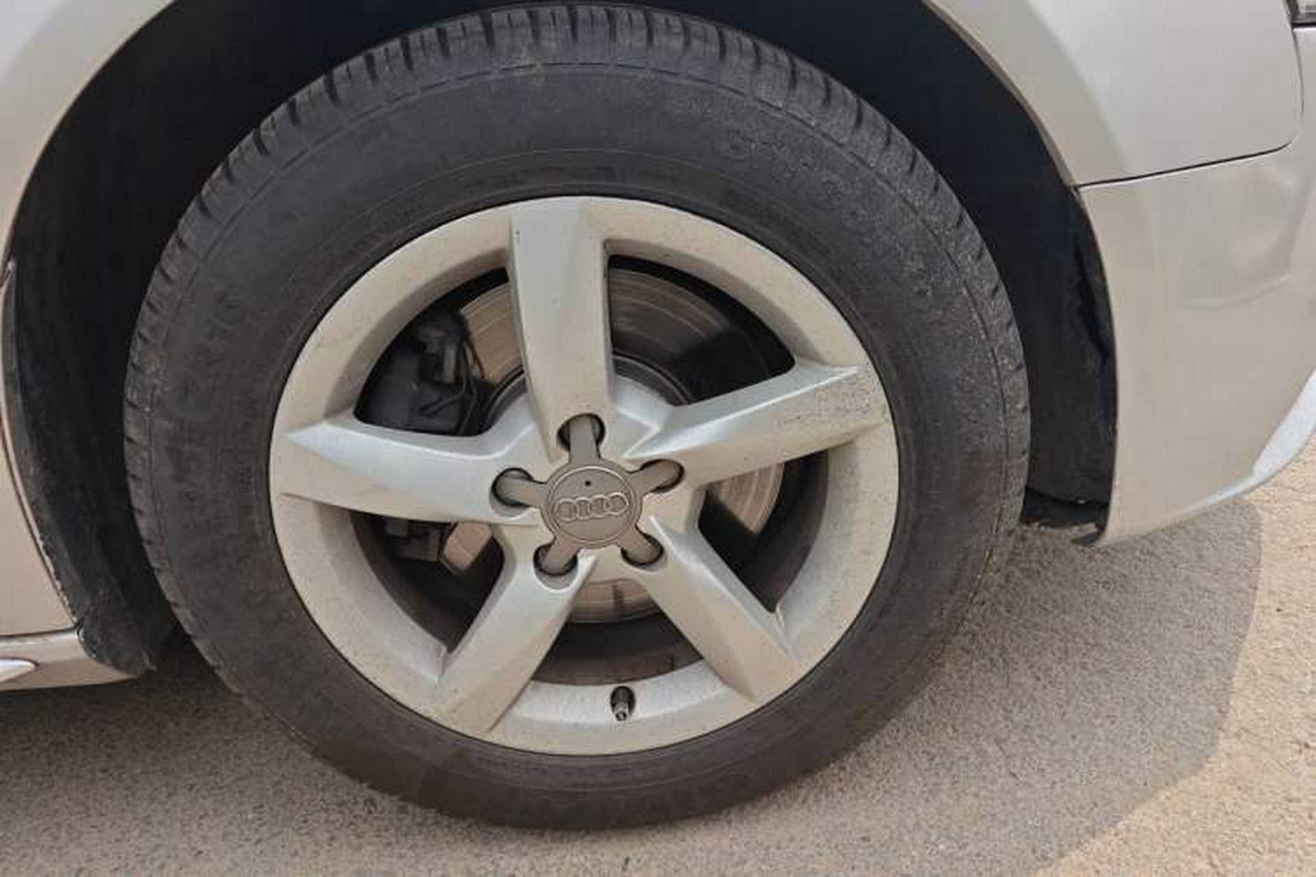 Used Audi A4L 2013 35 TFSI Automatic Standard Model Right Front Wheel Hub