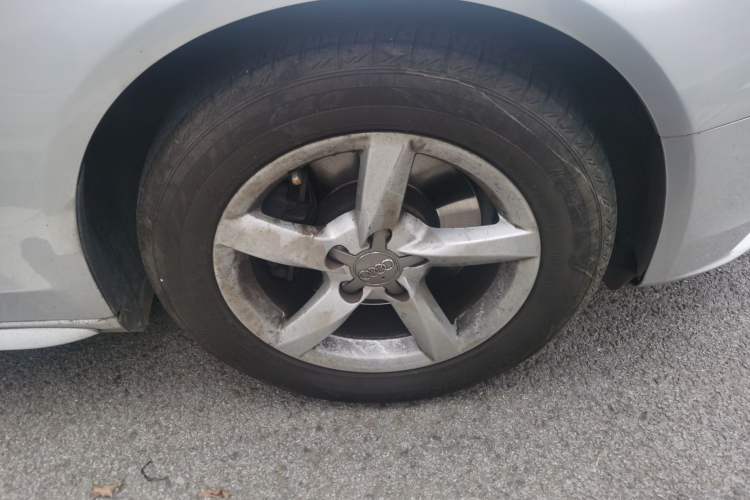 Used Audi A4L 2013 35 TFSI Automatic Comfort Model Right Front Wheel Hub