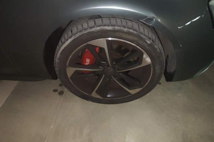 Used Audi A4L 2013 35 TFSI Automatic Standard Model Right Front Wheel Hub