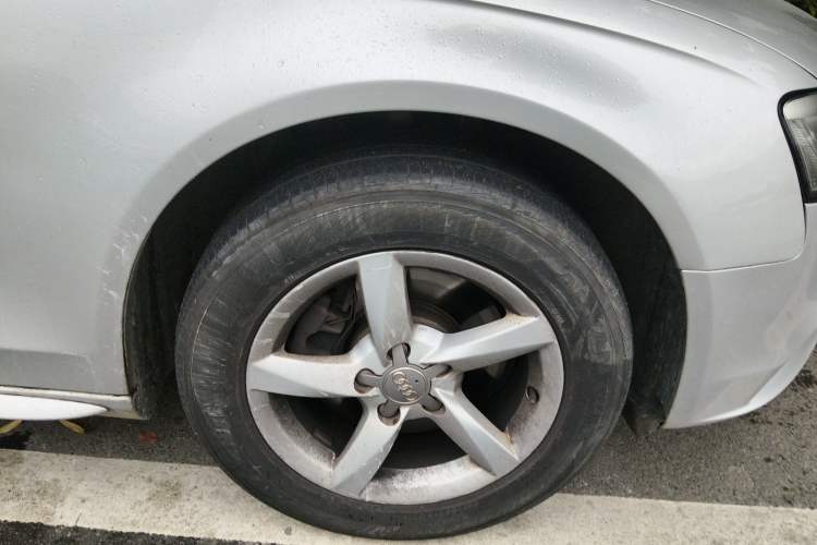 Used Audi A4L 2013 35 TFSI Automatic Standard Model Right Front Wheel Hub