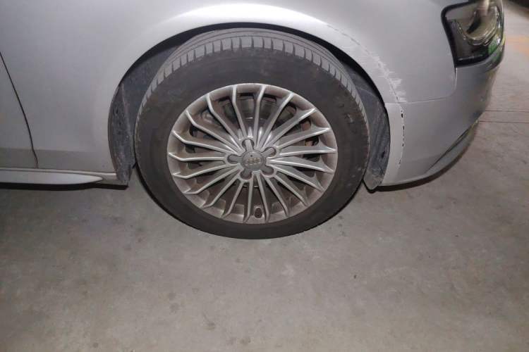 Used Audi A4L 2013 35 TFSI Automatic Technology Edition Right Front Wheel Hub