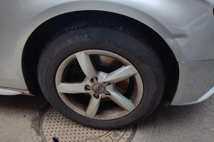 Used Audi A4L 2013 35 TFSI Automatic Comfort Model Right Front Wheel Hub