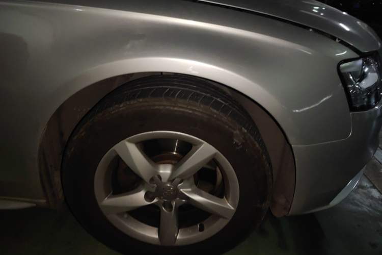 Used Audi A4L 2013 35 TFSI Automatic Standard Model Right Front Wheel Hub