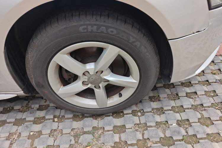Used Audi A4L 2013 35 TFSI Automatic Comfort Model Right Front Wheel Hub