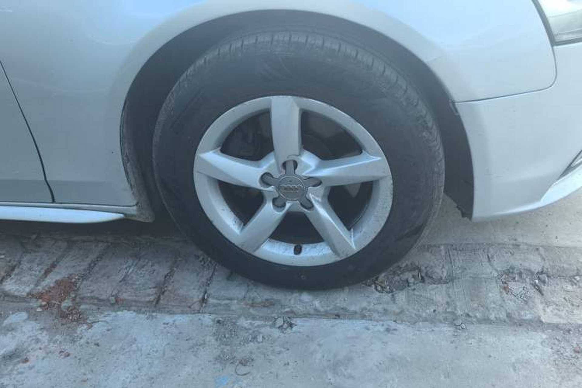 Used Audi A4L 2013 30 TFSI Automatic Comfort Model Right Front Wheel Hub
