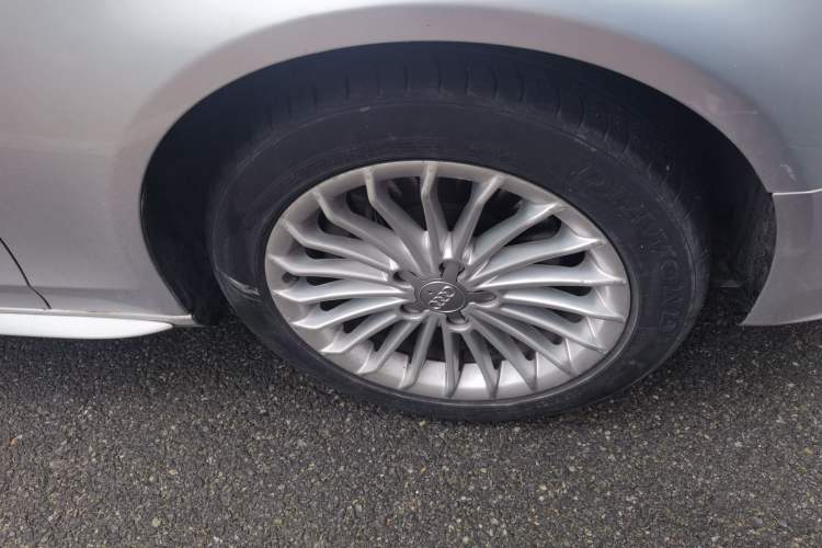 Used Audi A4L 2013 35 TFSI Automatic Technology Edition Right Front Wheel Hub