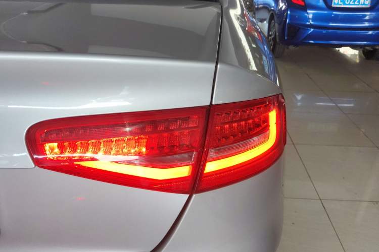 Used Audi A4L 2013 35 TFSI Automatic Comfort Model Right Rear Taillight