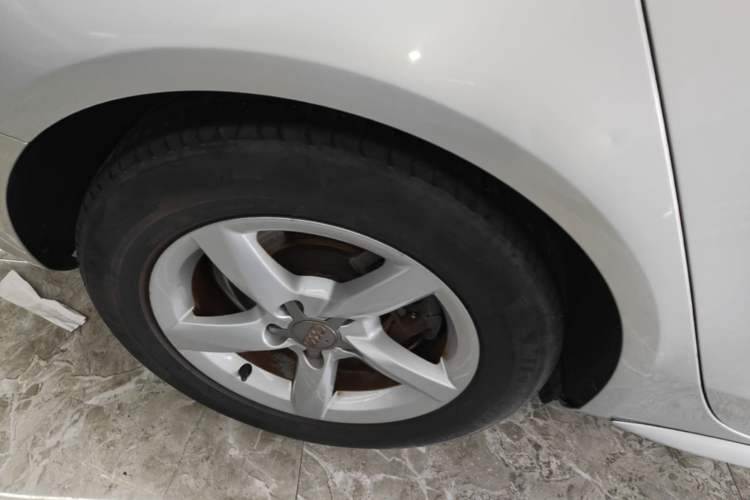 Used Audi A4L 2013 35 TFSI Automatic Comfort Model Right Rear Wheel Hub