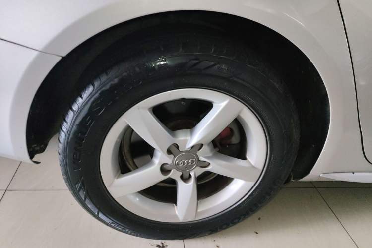 Used Audi A4L 2013 35 TFSI Automatic Comfort Model Right Rear Wheel Hub