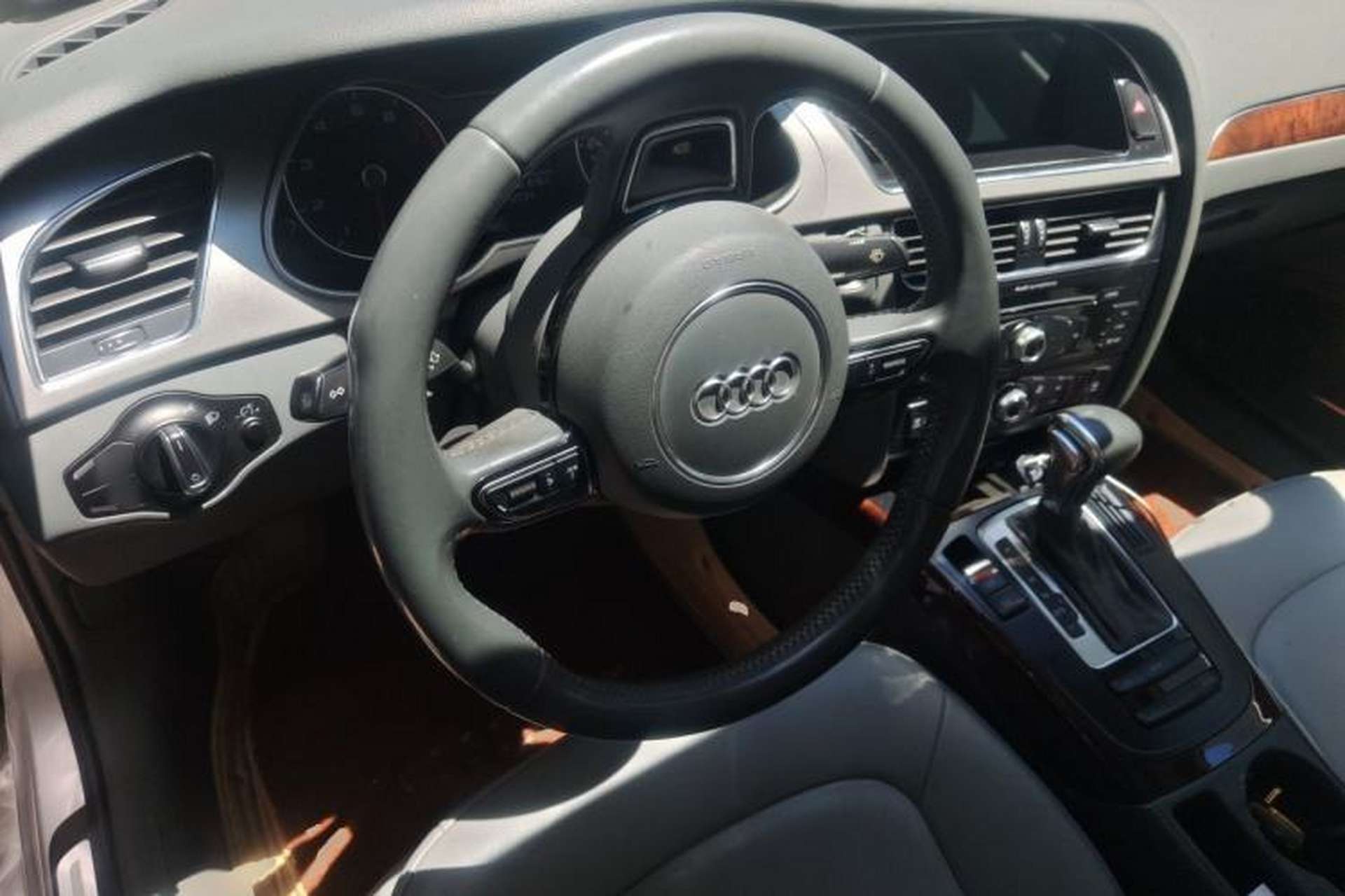 Used Audi A4L 2013 35 TFSI Automatic Comfort Model Steering Wheel