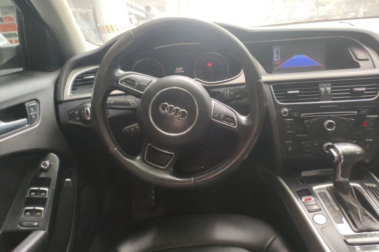 Used Audi A4L 2013 35 TFSI Automatic Comfort Model Steering Wheel
