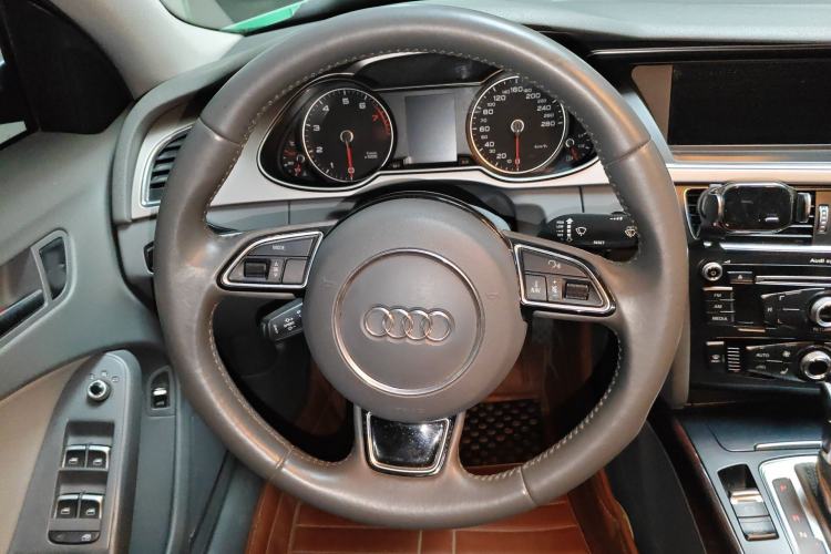 Used Audi A4L 2013 35 TFSI Automatic Comfort Model Steering Wheel