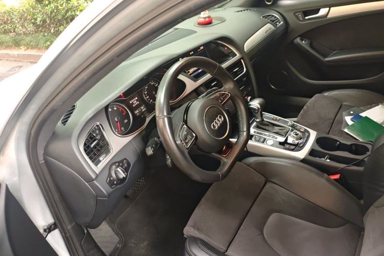 Used Audi A4L 2013 40 TFSI quattro Individual Sport Edition Steering Wheel