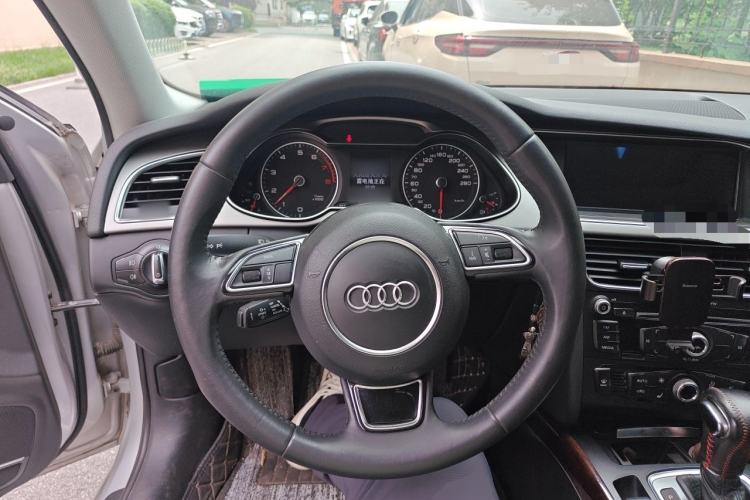 Used Audi A4L 2013 35 TFSI Automatic Comfort Model Steering Wheel