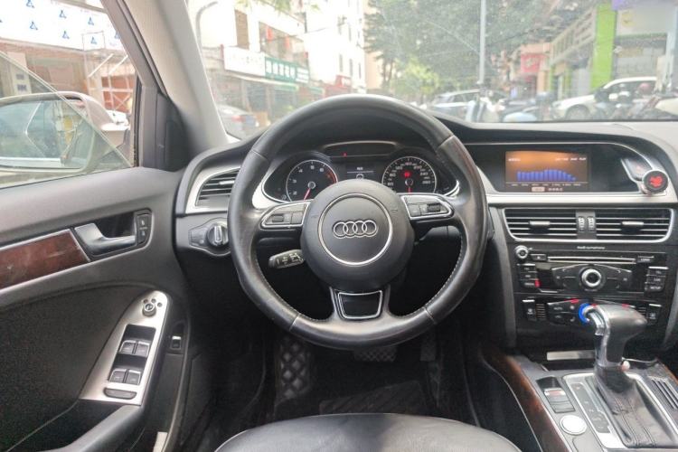 Used Audi A4L 2013 35 TFSI Automatic Comfort Model Steering Wheel