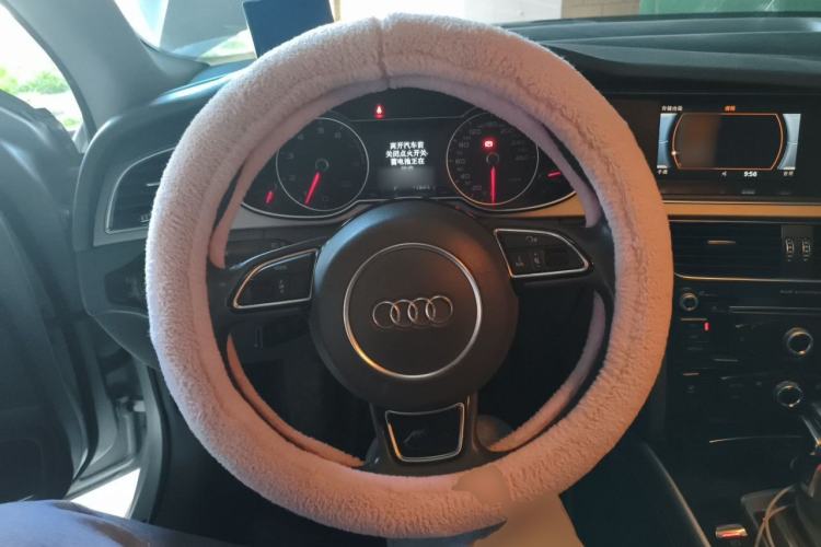 Used Audi A4L 2013 35 TFSI Automatic Standard Model Steering Wheel