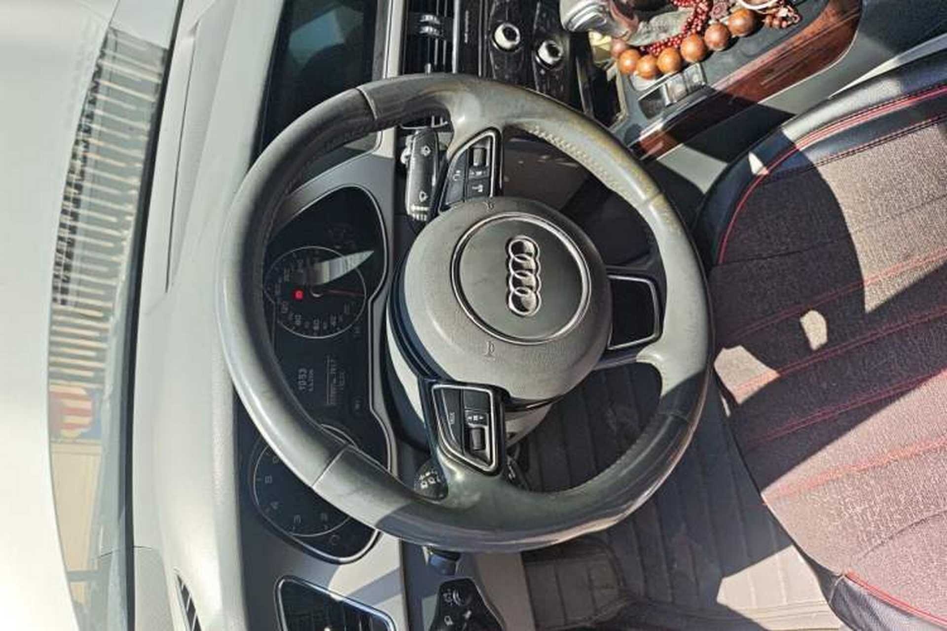 Used Audi A4L 2013 35 TFSI Automatic Comfort Model Steering Wheel