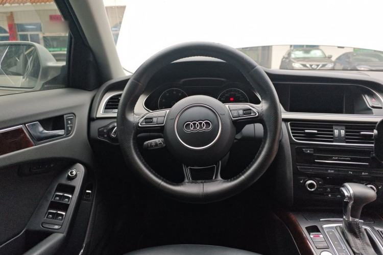 Used Audi A4L 2013 35 TFSI Automatic Technology Edition Steering Wheel