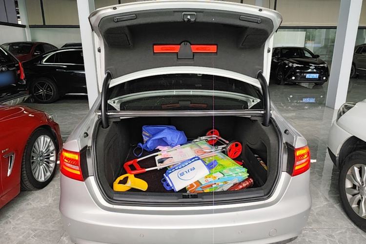 Used Audi A4L 2013 35 TFSI Automatic Standard Model Trunk