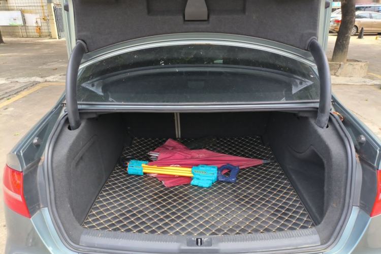 Used Audi A4L 2013 35 TFSI Automatic Standard Model Trunk