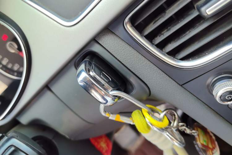 Used Audi A4L 2013 35 TFSI Automatic Standard Model Vehicle Key