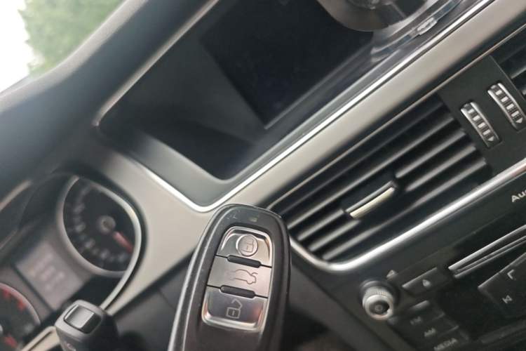 Used Audi A4L 2013 35 TFSI Automatic Comfort Model Vehicle Key
