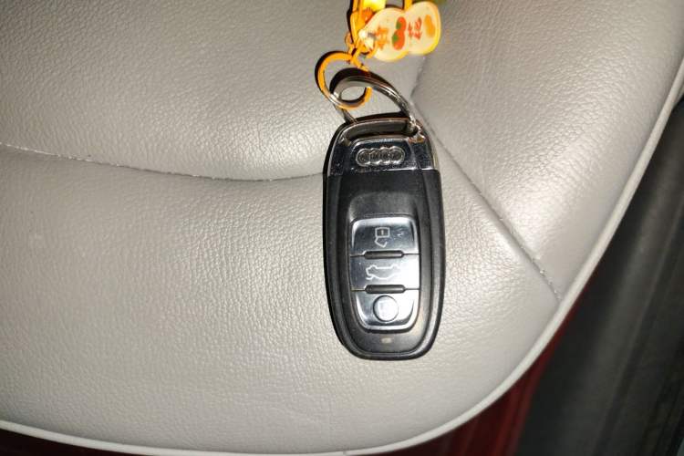 Used Audi A4L 2013 35 TFSI Automatic Standard Model Vehicle Key