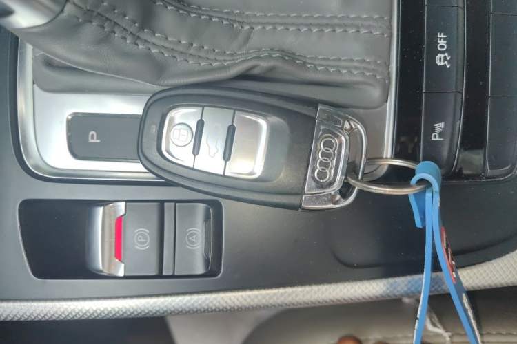 Used Audi A4L 2013 35 TFSI Automatic Standard Model Vehicle Key