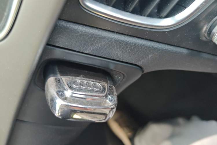 Used Audi A4L 2013 35 TFSI Automatic Comfort Model Vehicle Key