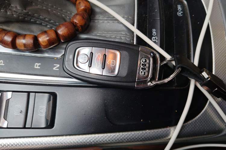 Used Audi A4L 2013 35 TFSI Automatic Standard Model Vehicle Key