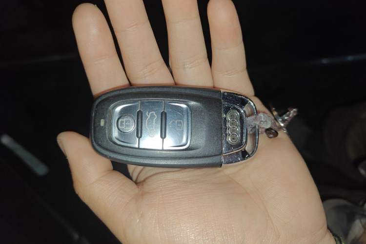 Used Audi A4L 2013 35 TFSI Automatic Standard Model Vehicle Key