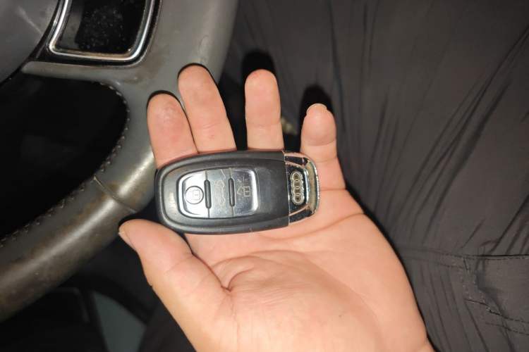 Used Audi A4L 2013 35 TFSI Automatic Comfort Model Vehicle Key