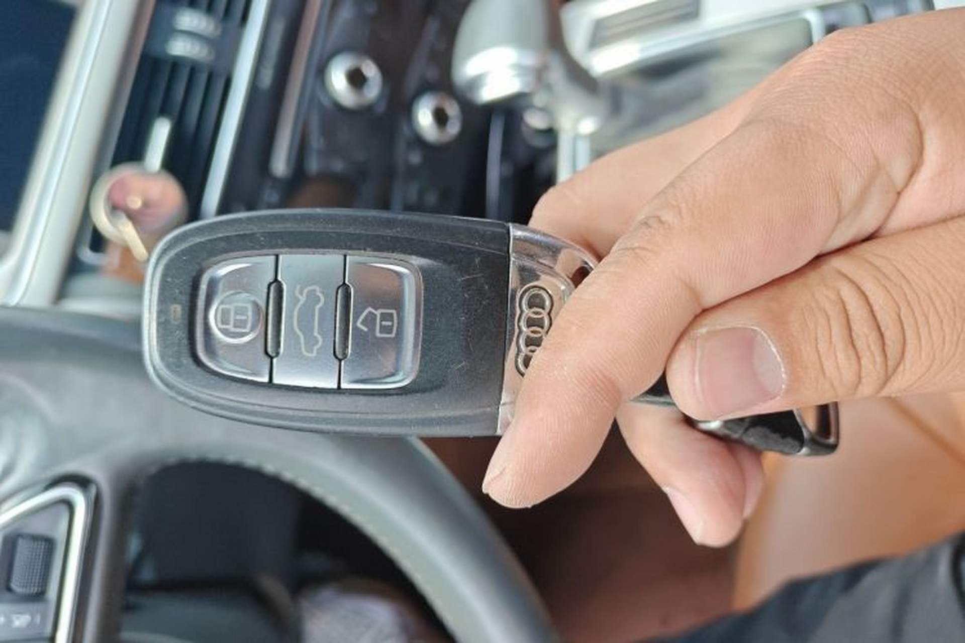 Used Audi A4L 2013 35 TFSI Automatic Standard Model Vehicle Key