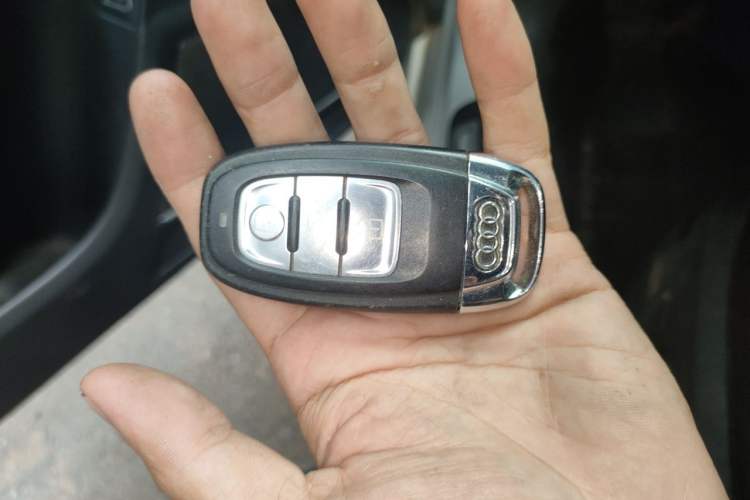 Used Audi A4L 2013 35 TFSI Automatic Comfort Model Vehicle Key