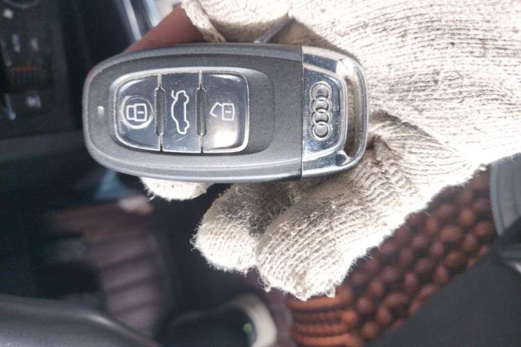 Used Audi A4L 2013 35 TFSI Automatic Standard Model Vehicle Key