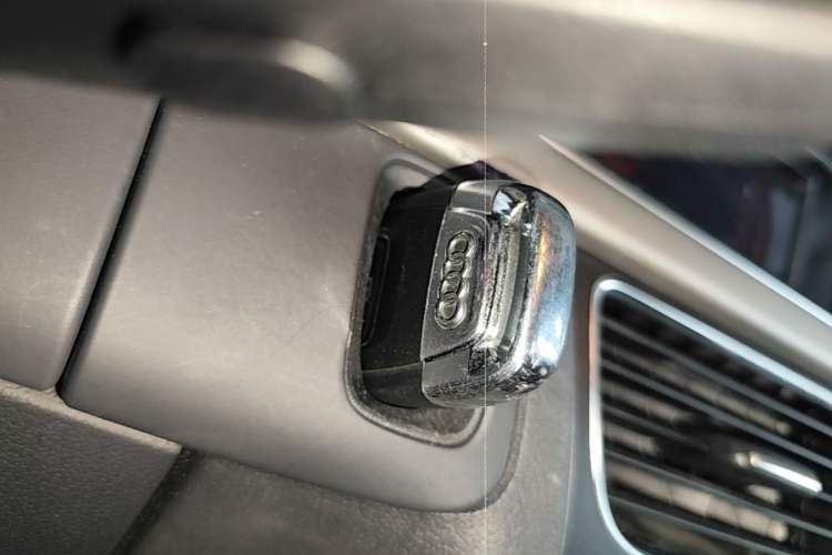 Used Audi A4L 2013 35 TFSI Automatic Standard Model Vehicle Key