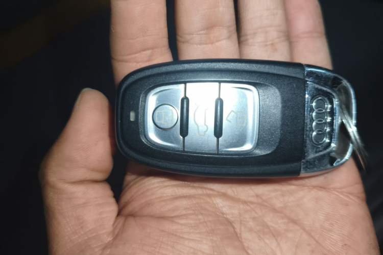 Used Audi A4L 2013 35 TFSI Automatic Comfort Model Vehicle Key