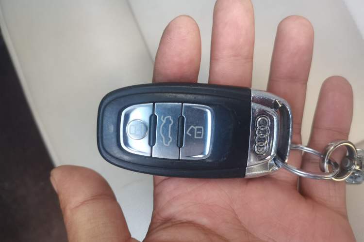 Used Audi A4L 2013 35 TFSI Automatic Standard Model Vehicle Key