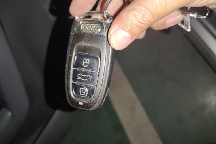 Used Audi A4L 2013 35 TFSI Automatic Standard Model Vehicle Key
