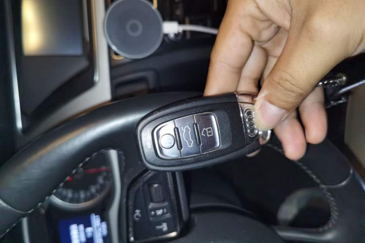 Used Audi A4L 2013 35 TFSI Automatic Comfort Model Vehicle Key