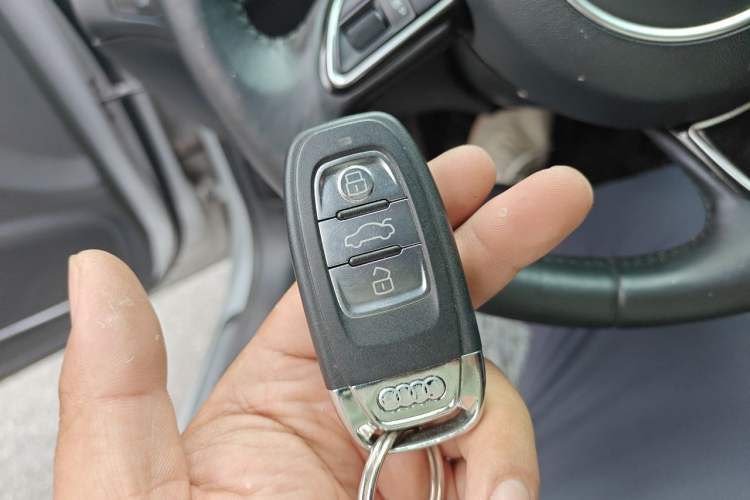 Used Audi A4L 2013 35 TFSI Automatic Comfort Model Vehicle Key