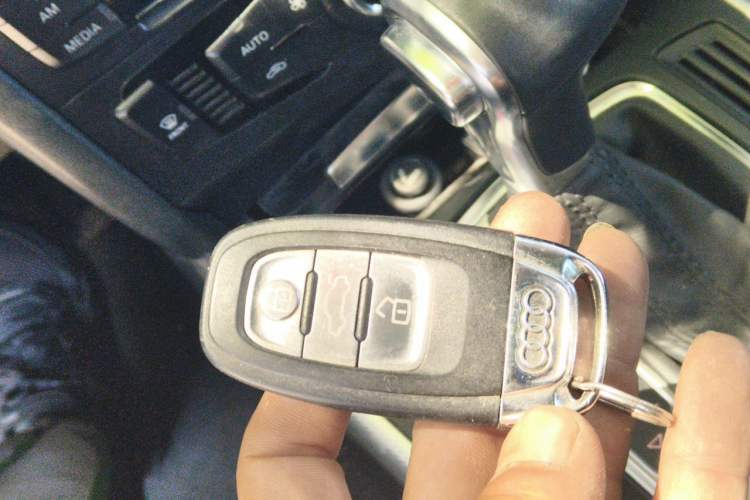 Used Audi A4L 2013 35 TFSI Automatic Standard Model Vehicle Key