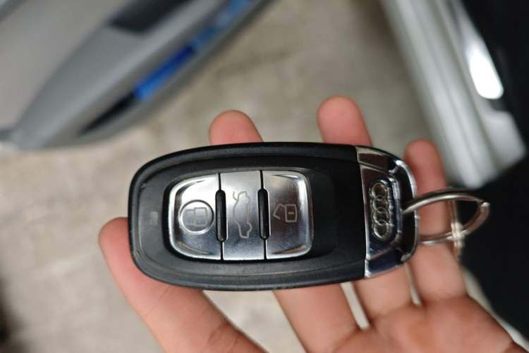Used Audi A4L 2013 30 TFSI Automatic Comfort Model Vehicle Key