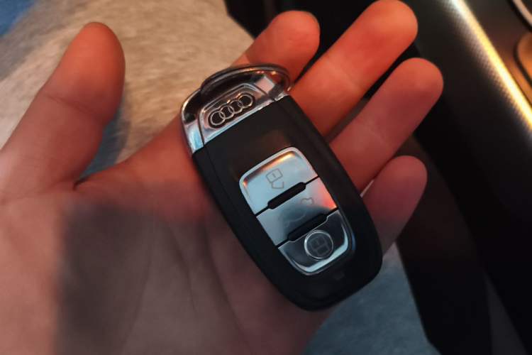 Used Audi A4L 2013 35 TFSI Automatic Standard Model Vehicle Key
