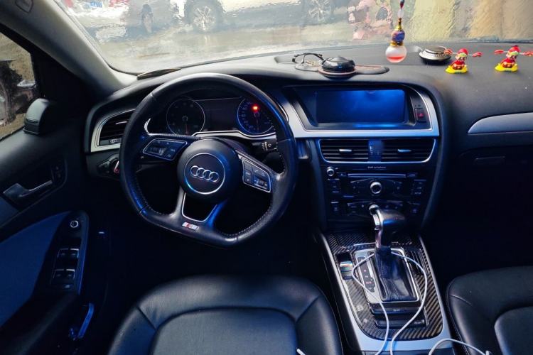 Used Audi A4L 2013 35 TFSI Automatic Standard Model Steering Wheel