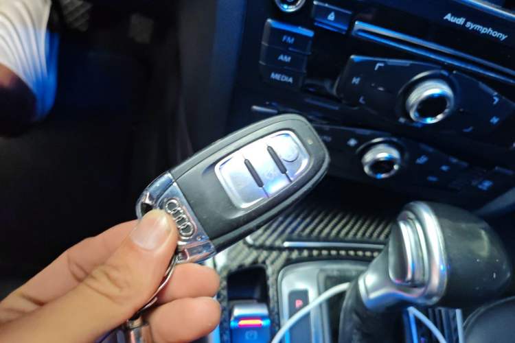 Used Audi A4L 2013 35 TFSI Automatic Standard Model Vehicle Key