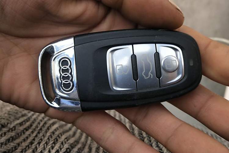 Used Audi A4L 2013 35 TFSI Automatic Standard Model Vehicle Key